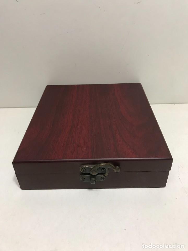 Segunda mano: SET DE 5 PIEZAS DE VINO - Foto 3