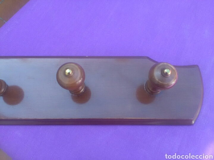 Segunda mano: Percha de madera con 4 pomos - Foto 3