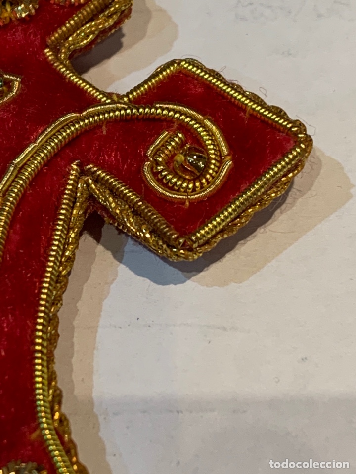 Segunda mano: Cruz bordada con hilo de oro - 8 x 5.5 cm. - Foto 5