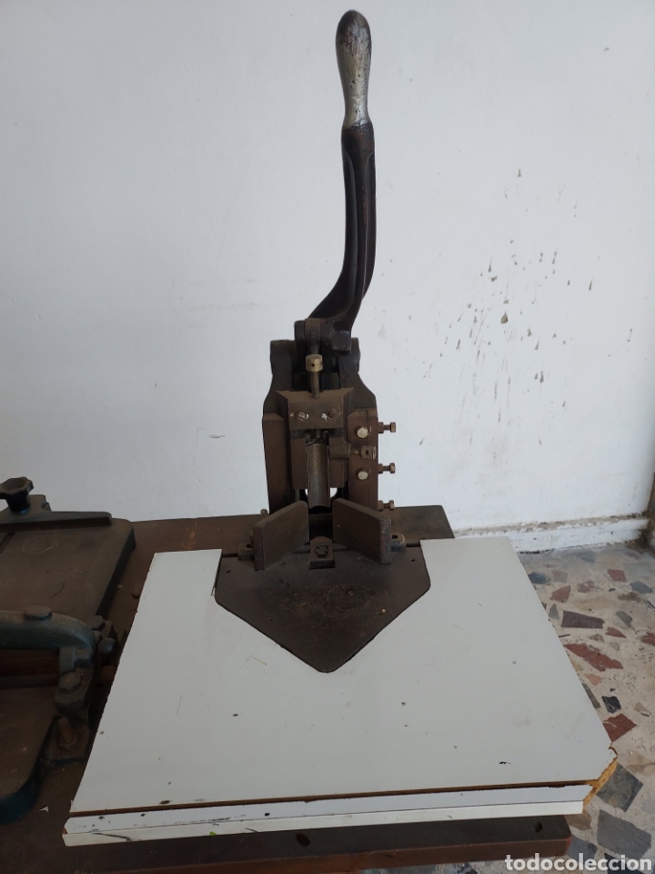 Segunda mano: .MAQUINA de hacer puntas redondas y taladro - Foto 4