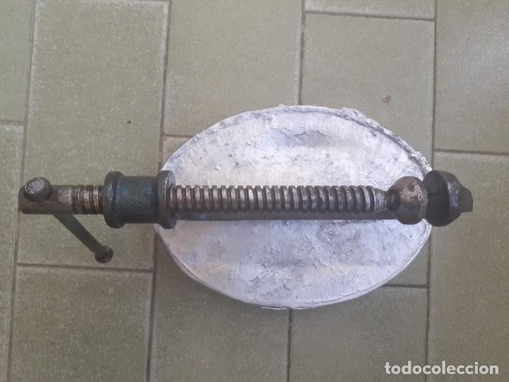 Segunda mano: Tornillo banco base de plomo - Foto 4
