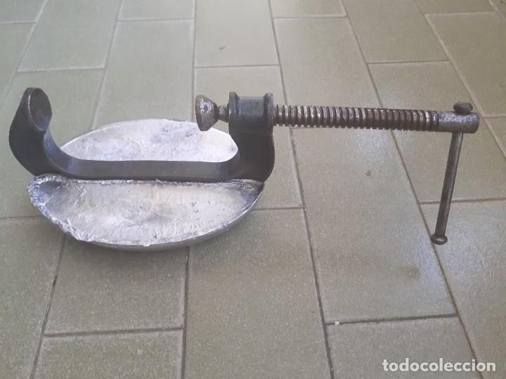 Segunda mano: Tornillo banco base de plomo - Foto 5