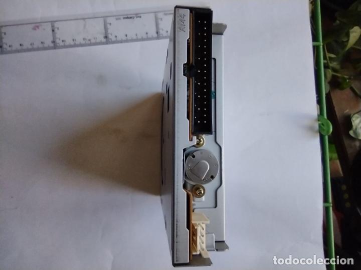 Segunda mano: Disquetera SAMSUNG SFD-321B - HD 3,5&rdquo; -Floppy Disk -Inform&aacute;tica Vintage - Foto 5