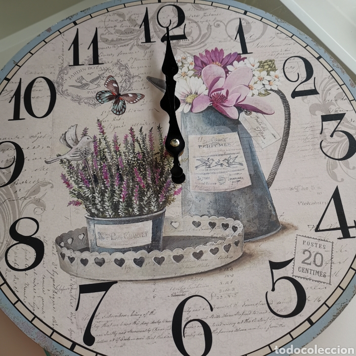 Segunda mano: Bonito reloj, de madera, Funciona. De pared. - Foto 2