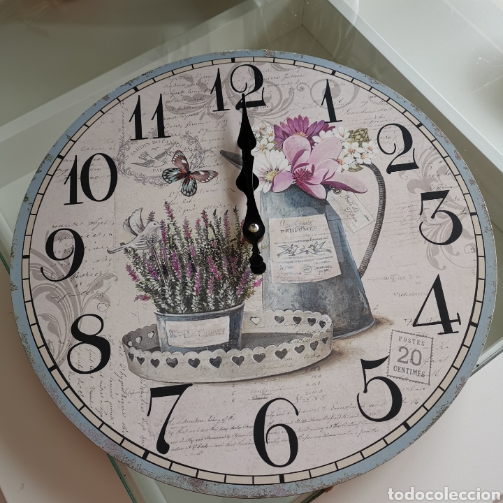 Segunda mano: Bonito reloj, de madera, Funciona. De pared. - Foto 1