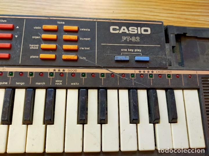 Segunda mano: Antiguo teclado piano electr&oacute;nico CASIO PT82 - Foto 3