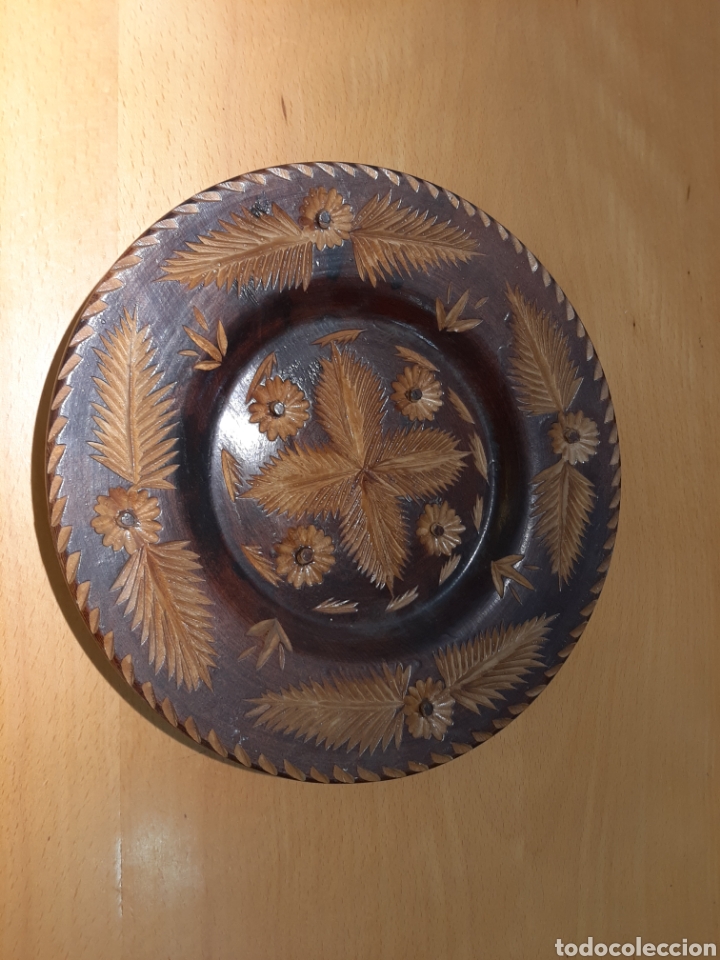 Segunda mano: Plato madera tallado antiguo de Noruega - Foto 1