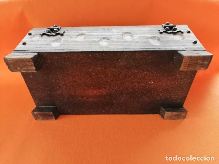 Segunda mano: CAJA DE MADERA REPRODUCCI&Oacute;N COFRE MEDIEVAL - Foto 8