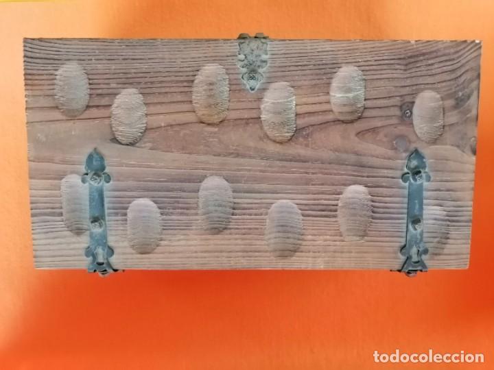 Segunda mano: CAJA DE MADERA REPRODUCCI&Oacute;N COFRE MEDIEVAL - Foto 9