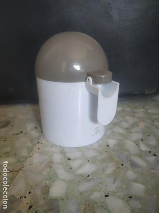 Segunda mano: Azucarero de pl&aacute;stico. Az&uacute;car. Sin cuchara - Foto 3