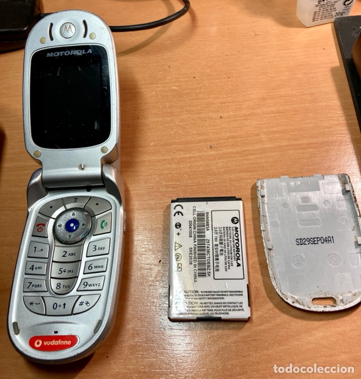 Segunda mano: MOTOROLA V550 , con bater&iacute;a y funcionando . - Foto 2