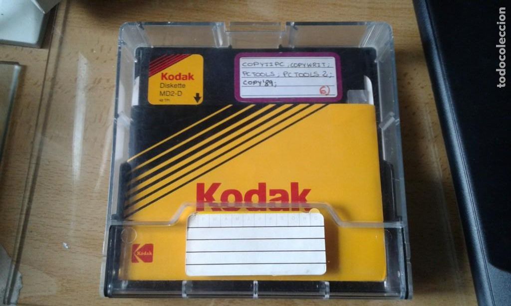 Segunda Mano: CAJA/FICHERO DE PLASTICO PARA DISQUETTES 5 1/4 PULGADAS DISCO FLEXIBLE