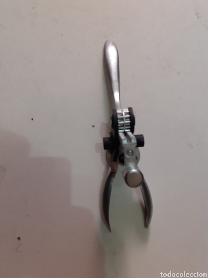 Segunda mano: Sacacorchos de botella. - Foto 2