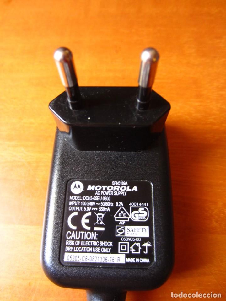 Segunda mano: Cargador Original Motorola SPN5189A - Foto 4