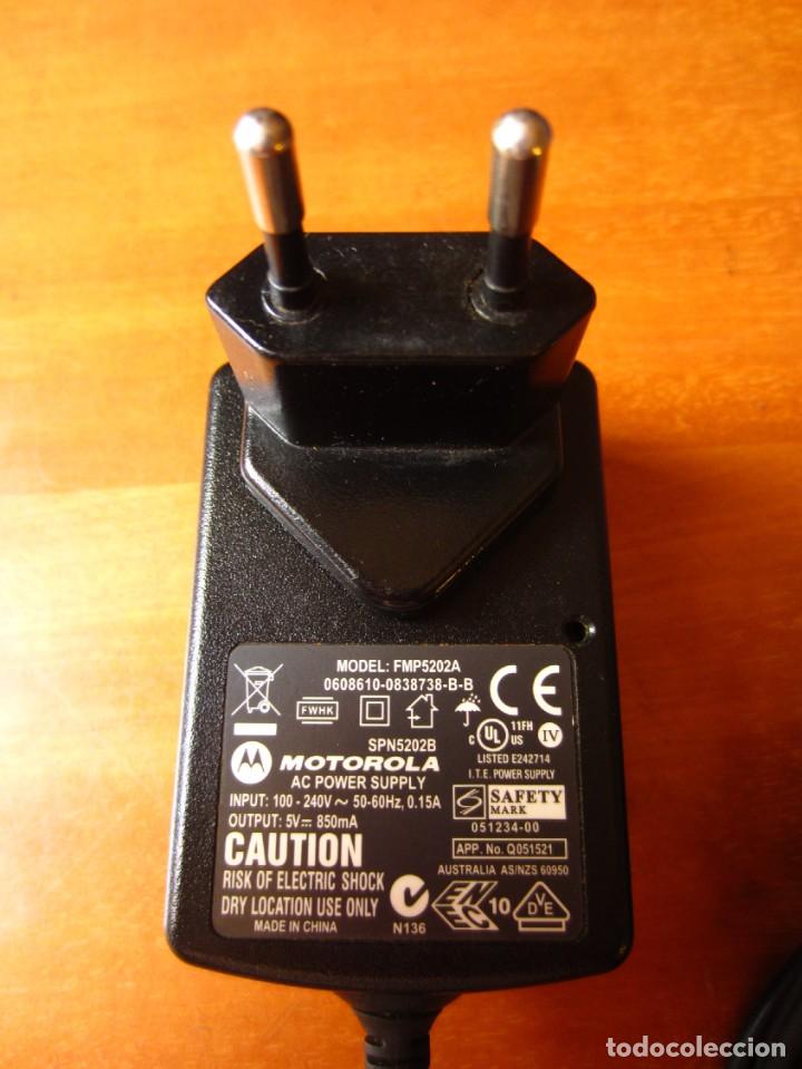 Segunda mano: Cargador Original Motorola SPN5189A - Foto 3