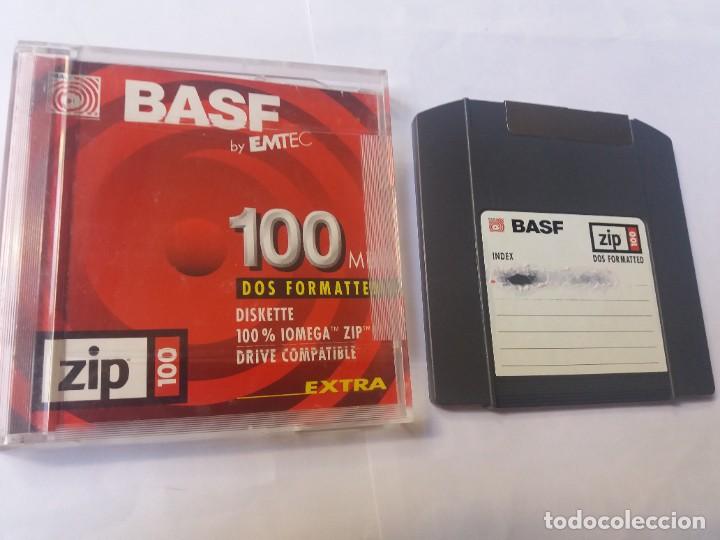 Segunda mano: ZIP. 100 MB DOS FORMATTED DISKETTE 100% IOMEGA DRIVE COMPATIBLE. BASF. EXTRA. - Foto 1