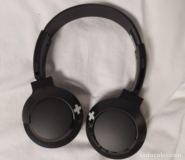 Segunda mano: Cascos auriculares cargador bluetoth acolchado - Foto 1