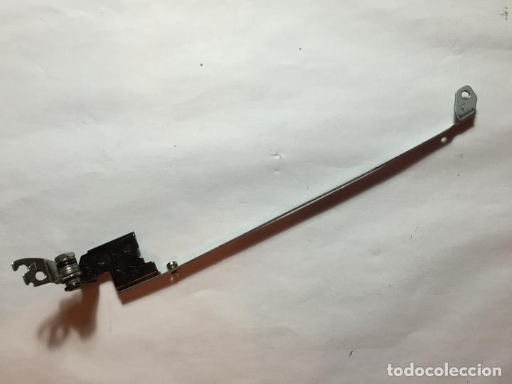 Segunda mano: Bisagra Izquierda HP MINI 2133 - Foto 1