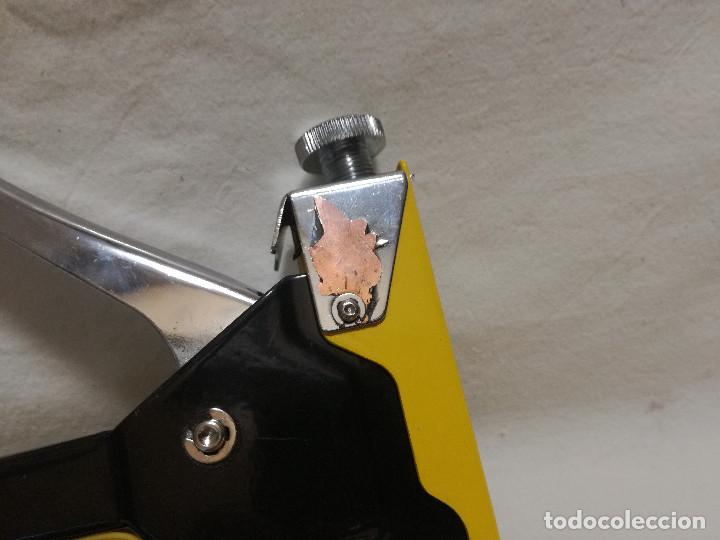 Segunda mano: GRAPADORA PISTOLA DE MANO - MARCA GS (FUNCIONA) - HERRAMIENTA - Foto 7
