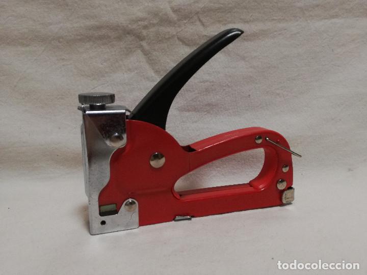 Segunda mano: GRAPADORA PISTOLA DE MANO - SIN MARCA (FUNCIONA) - HERRAMIENTA - Foto 1