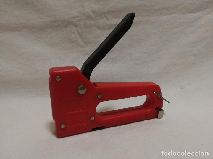 Segunda mano: GRAPADORA PISTOLA DE MANO - SIN MARCA (FUNCIONA) - HERRAMIENTA - Foto 1