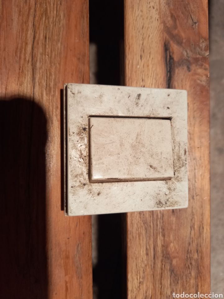 Segunda mano: Interruptor luz Sucio, hay que limpiarlo - Foto 1