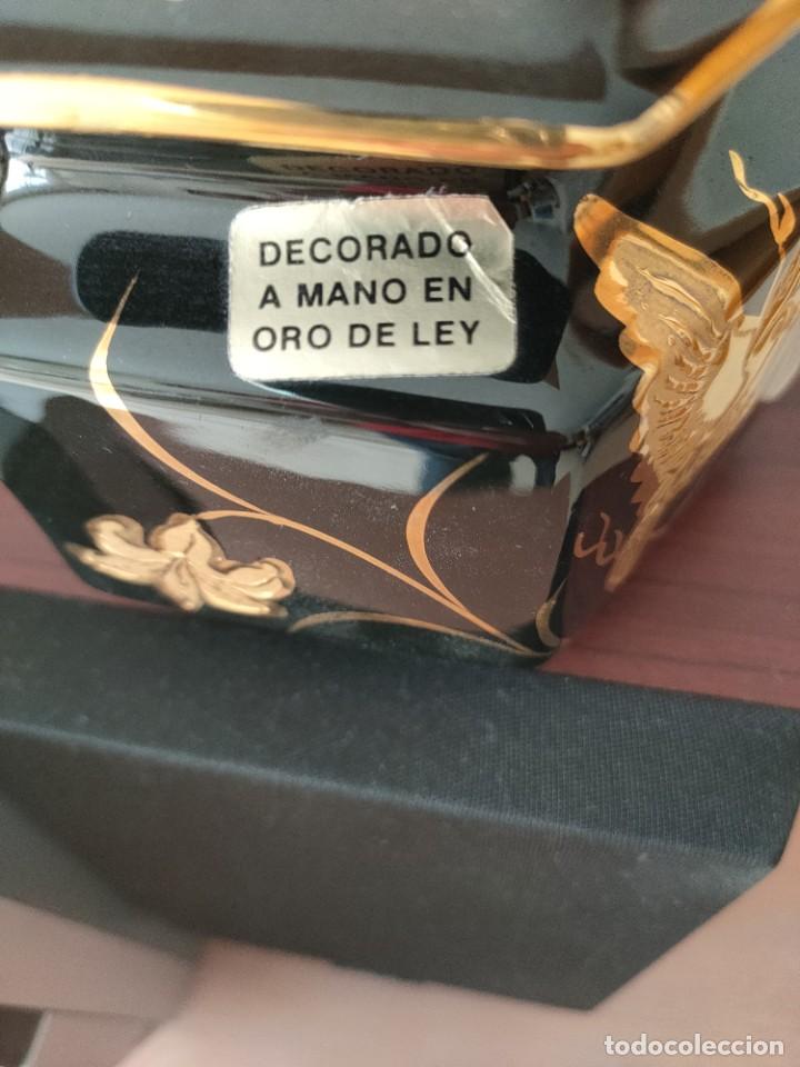 Segunda mano: Bote cer&aacute;mica decorado a mano en oro de ley - Foto 2