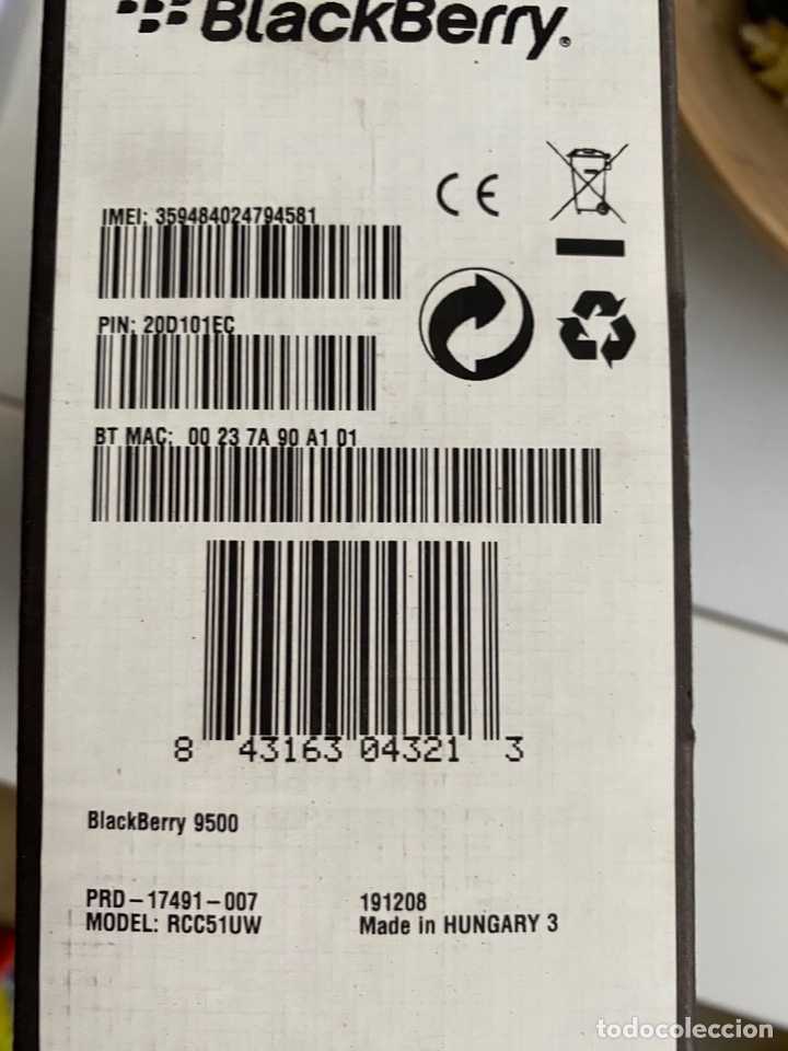 Segunda mano: Tel&eacute;fono Blackberry negra con caja y accesorios - Foto 2
