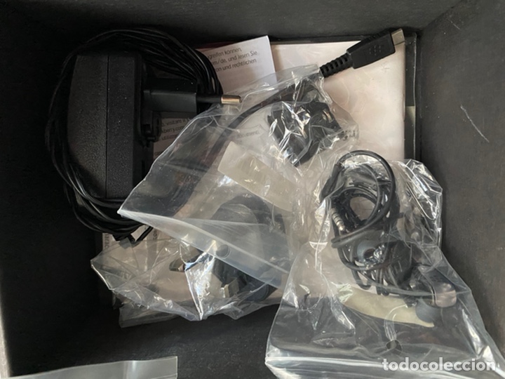 Segunda mano: Tel&eacute;fono Blackberry negra con caja y accesorios - Foto 4
