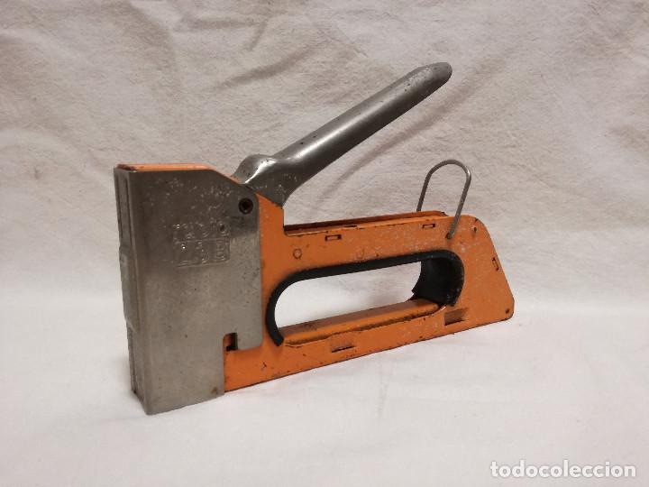 Segunda mano: GRAPADORA PISTOLA DE MANO - MARCA RAPID 23B (FUNCIONA) - HERRAMIENTA - Foto 1
