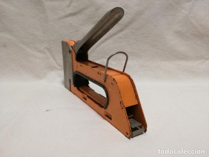 Segunda mano: GRAPADORA PISTOLA DE MANO - MARCA RAPID 23B (FUNCIONA) - HERRAMIENTA - Foto 4
