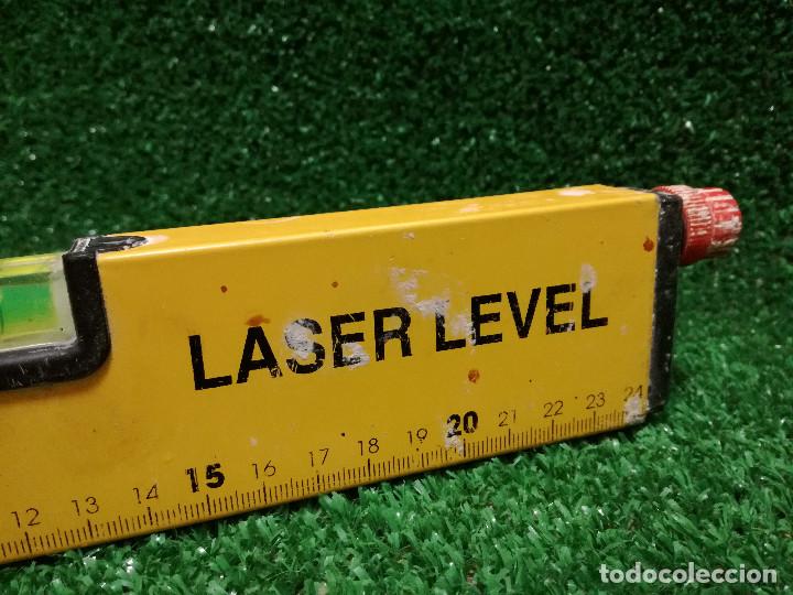 Segunda mano: NIVEL DE ALUMINIO CON LASER PARA NIVELAR 25cm - HERRAMIENTA (FUNCIONA) - Foto 5