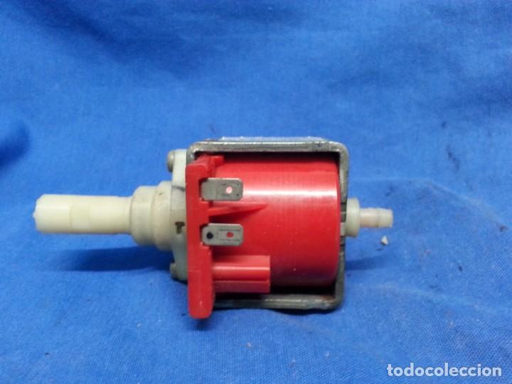 Segunda mano: BOMBA DE AGUA PARA CAFETERA MARCA ULKA MODEL. E TIPO EP5 - Foto 3