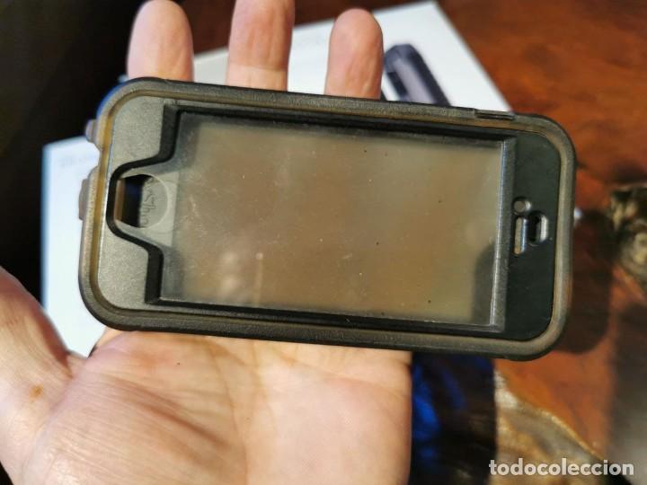 Segunda mano: FUNDA Y SOPORTE AUTO DEL PHONE 5 Y 5S TECH21 - Foto 4