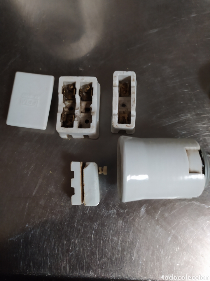 Segunda mano: Lote elementos el&eacute;ctricos vintage de cer&aacute;mica - Foto 1