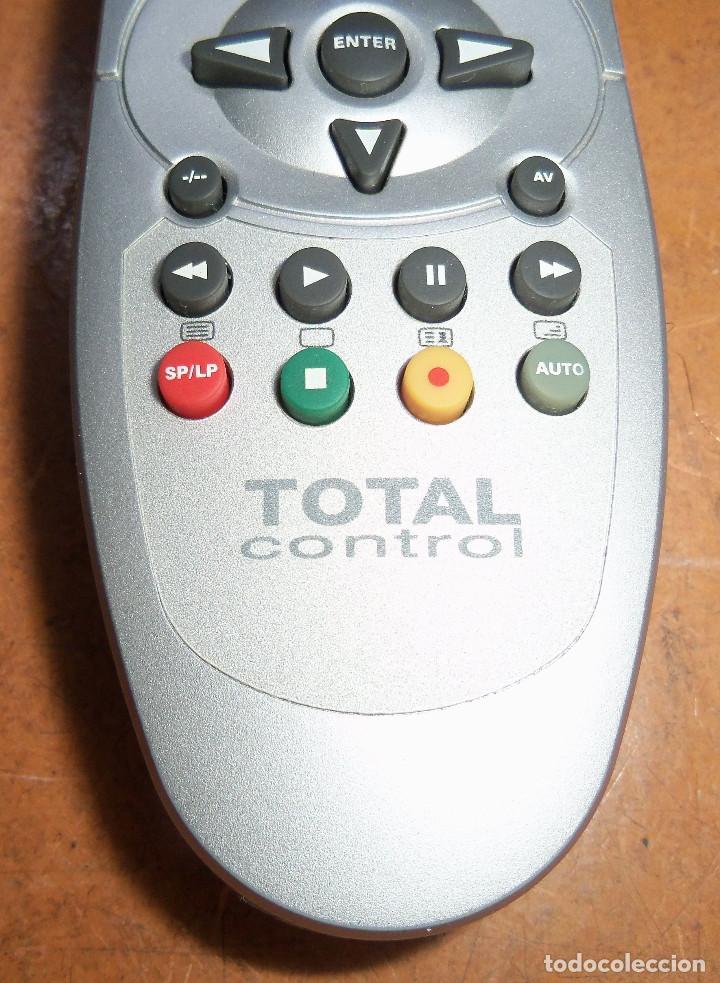 Segunda mano: Mando a Distancia Universal Total Control modelo URC-11 Universal Remote Control - Foto 3