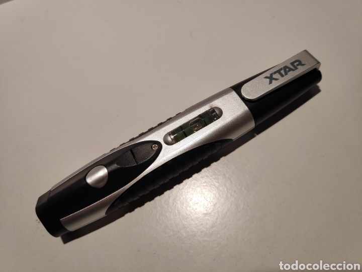 Segunda mano: Herramienta multiusos. Destornillador con linterna y nivel - Foto 1