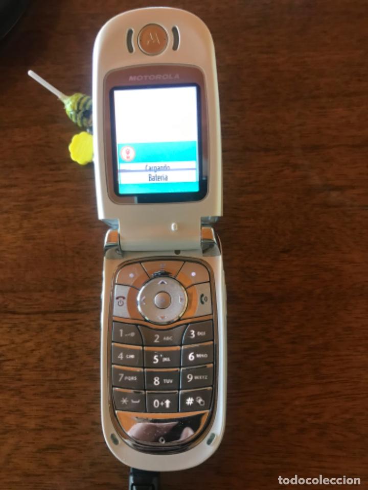 Segunda mano: Telefono m&oacute;vil vintage Motorola - Foto 3