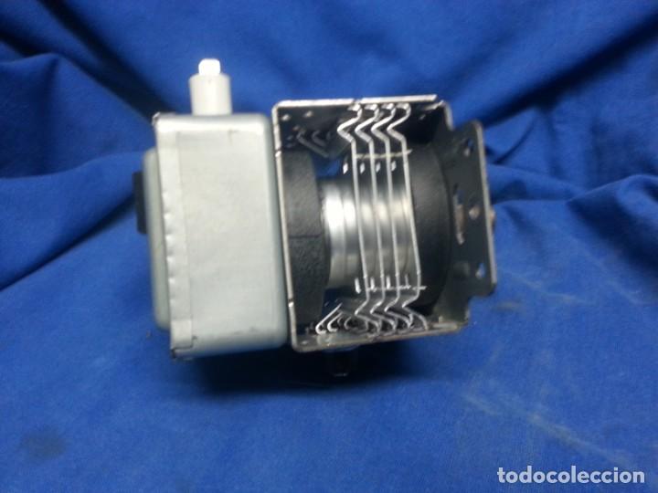 Segunda mano: MAGNETRON GALANZ M24FA - 410 A SACADO DE MICROONDAS ORBEGOZO - Foto 3