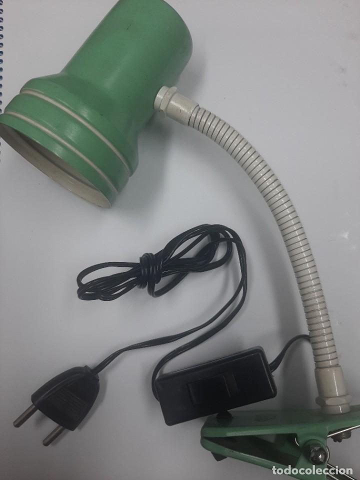 Segunda mano: Flexo pinza a&ntilde;os 80 estudiante - Foto 1
