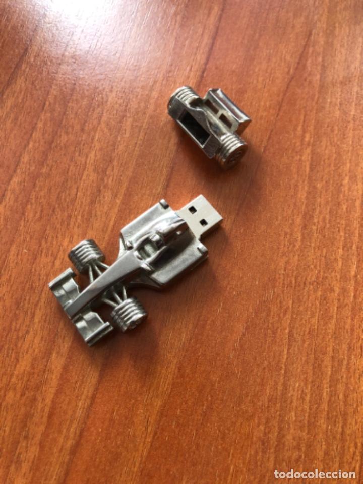 Segunda mano: Antiguo pendrive Renault - Foto 2