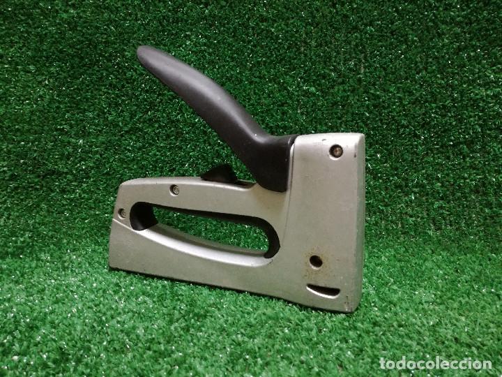 Segunda mano: GRAPADORA PISTOLA DE MANO - MARCA DEXTER (FUNCIONA) - HERRAMIENTA - Foto 2