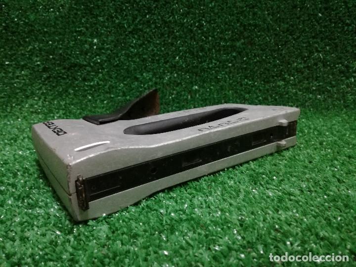 Segunda mano: GRAPADORA PISTOLA DE MANO - MARCA DEXTER (FUNCIONA) - HERRAMIENTA - Foto 5