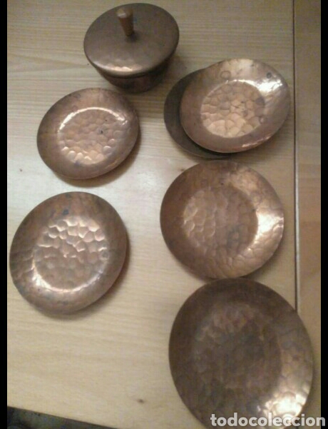 Segunda mano: 6 Platitos de cobre con azucarera - Foto 1
