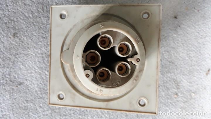Segunda mano: Enchufe industrial legrand. - Foto 2