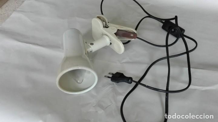 Segunda mano: LAMPARA BLANCA CON CLIK PARA AGARRAR - Foto 1