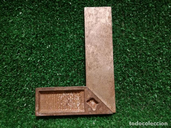 Segunda mano: ESCUADRA DE HIERRO - MARCA ANGULUS - HERRAMIENTA - Foto 3