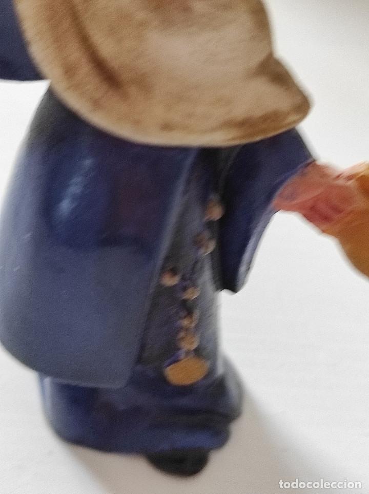 Segunda mano: Figura yeso pintado - Foto 2