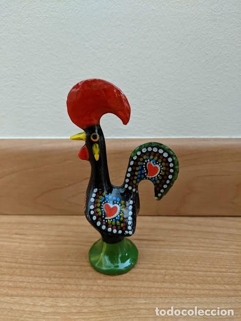 Segunda mano: FIGURA GALLO T&Iacute;PICO PORTUGU&Eacute;S 11 CMS. - Foto 1