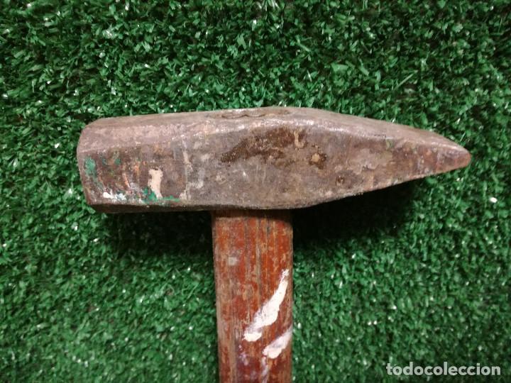 Segunda mano: MARTILLO CARPINTERO - PESO 610g - HERRAMIENTA - Foto 2